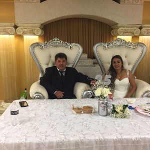 Meet your Posher, Mireya